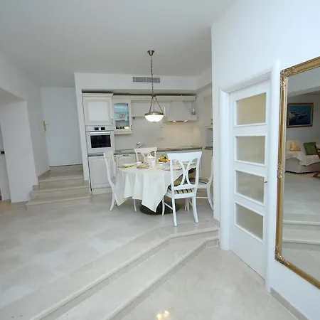 Dom wakacyjny Family Friendly House With A Swimming Pool Mlini, Dubrovnik - 12828 Mlini