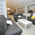 Дом отдыха Family Friendly House With A Swimming Pool Mlini, Dubrovnik - 12828 Млини